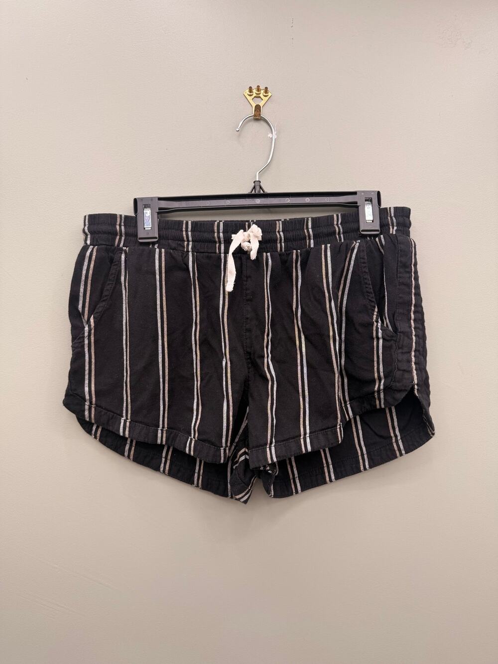 Billabong Striped Shorts Womens Large Black White Drawstring Beach Boho